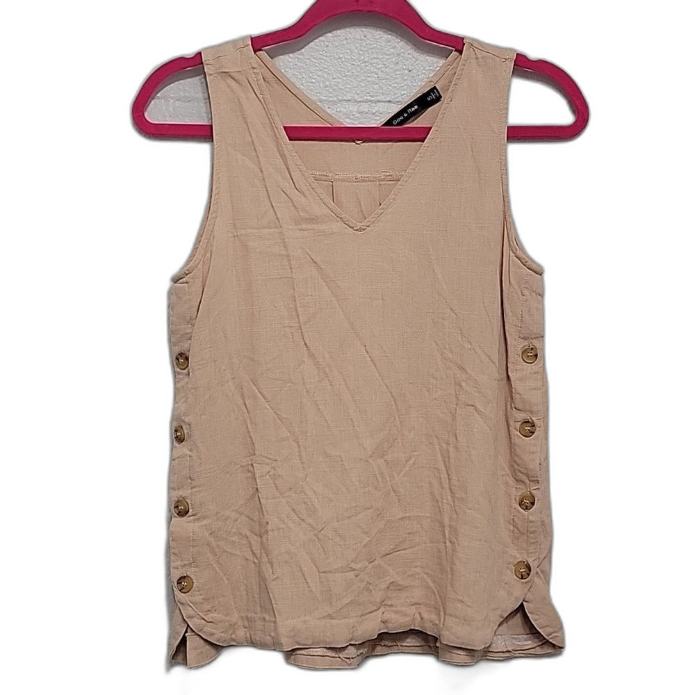 Doe & Rae Women's Pink Button-Accent Tank Top